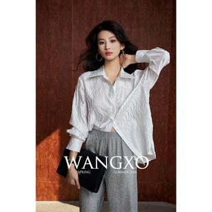 wangxo丨丝光缎面质感丨立体水波纹，压皱肌理宽松翻领长袖双色衬衫