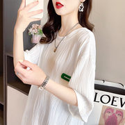 小众设计感短袖t恤女夏季韩版宽松大码女装，中长款肌理感条纹上衣