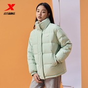 特步女款羽绒服女士绿色，2023秋冬季棉服外套，棉衣棉袄商场同款