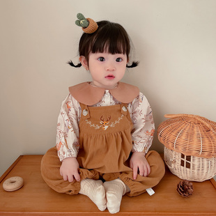 韩版女宝宝衣服春秋装，套装婴儿洋气碎花，上衣刺绣背带裤爬服两件套