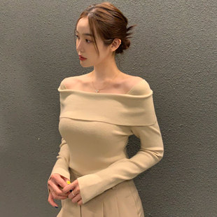 韩国chic秋季优雅气质，一字领露肩设计修身显瘦长袖套头针织衫毛衣