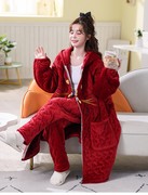 秋冬季大码睡衣女士长袖卡通刺绣家居服中长款三层加厚绒睡袍保暖