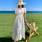 重工镂空刺绣仙女长裙法式v领白色连衣裙旅游穿搭拍照显瘦沙滩裙