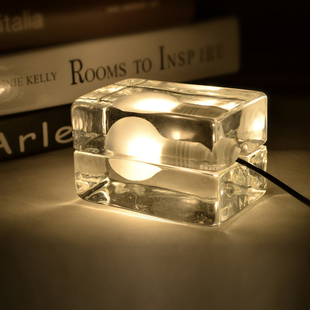 北欧复古创意冰块台灯现代简约设计师客厅卧室床头酒吧装饰氛围灯