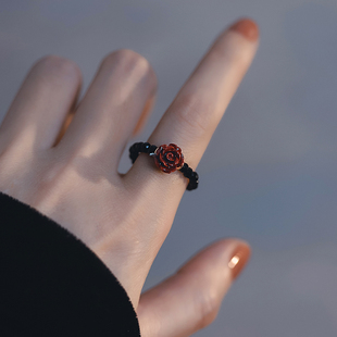 复古玫瑰串珠戒指女款甜酷个性时尚小众配饰，秋冬设计感食指戒