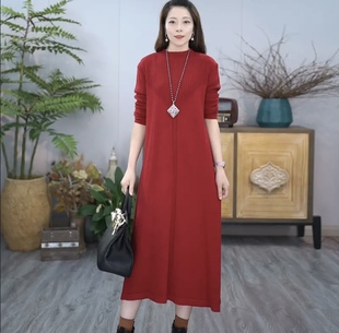秋冬红色圆领羊毛针织连衣裙，女中长款宽松腰，时尚打底妈妈毛衣