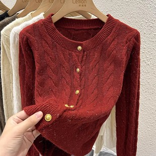 小香风红色短款毛衣开衫，外套女秋冬黑色，针织衫高级感复古麻花上衣