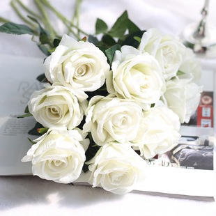 仿真花10枝白玫瑰婚纱摄影道具，手捧花塑料，假花束家居装饰桌面摆件
