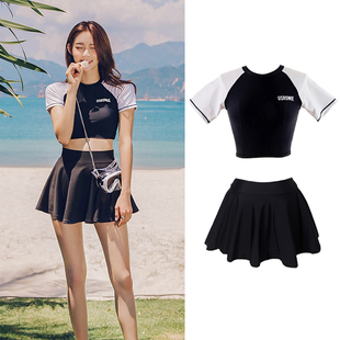 韩国裙式分体两件套泳衣女，运动黑白色性感，比基尼防晒显瘦泳装