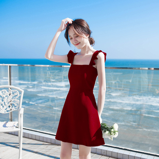 夏天小个子红色茶歇法式吊带，连衣裙女夏修身显瘦气质短款裙子夏季