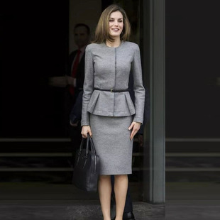 王妃同款2023欧洲站春装职业气质修身小外套包臀半裙套装干练