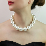大牌欧美夸张时尚仿珍珠母贝项链女性气质，优雅短项链白领饰品