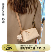 妙迪2023小众设计腋下枕头包高级(包高级)感质感，真皮单肩斜挎小包包女