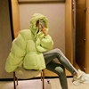 2023冬季荧光绿羽绒服女短款小个子，白鸭绒(白鸭绒，)宽松面包服白色外套