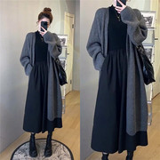 秋冬季灰色长款针织，开衫外套搭配赫本风，长袖显瘦黑色连衣裙两件套