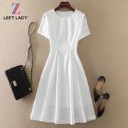 2024夏季高端气质，优雅高端女装显瘦a字裙短袖刺绣白色连衣裙