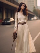 高端名缓气质秋季时尚针织套装白色V领毛衣百褶高腰半身裙两件套