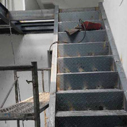 武汉楼梯室内钢梯跃层复式楼梯，钢楼梯铁楼梯钢结构别墅楼梯定制