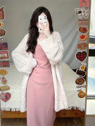 韩系两件套装裙秋软糯慵懒感白色长款毛衣，外套修身粉色淑女吊带裙