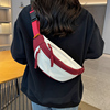 帆布斜挎包女士2024休闲饺子包胸包学生运动，小包腰包红色包包
