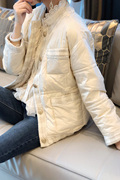 白色小香风轻薄羽绒服，女蕾丝花边设计高级短外套2023冬季欧货