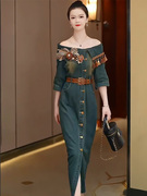 芙娜妮新中式重工刺绣，排扣开衫牛仔短袖连衣裙，女时尚遮肉f2410991