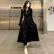 黑色长袖连衣裙女秋季2022法式高级感气质，收腰显瘦赫本风裙子