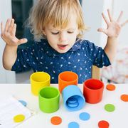 蒙氏颜色分类杯教具，幼儿园桌面游戏，宝宝颜色认知早教木制玩具