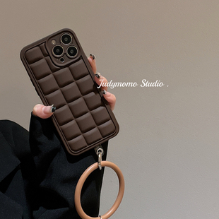 苹果13小众巧克力方块适用iPhone15promax手机壳11挂绳圈13硅胶12