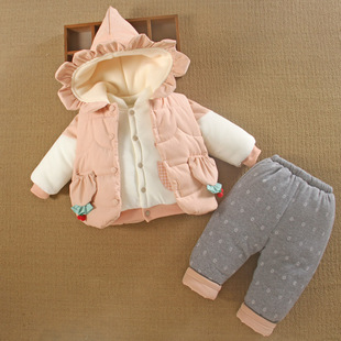 0一1岁半女宝宝秋冬装外套婴儿衣服外出加厚棉服袄三件套装冬季天