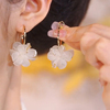 气质超仙白色花朵耳环，女时尚个性小众设计感耳圈甜美百搭银针耳饰