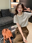 杏色条纹短袖T恤女夏季2024韩风chic设计感小众显瘦别致上衣