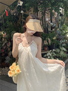 纯欲风挂脖仙女连衣裙女夏季海边度假法式露背裙子高级感白色长裙