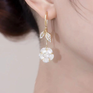 日韩国小众设计感气质花朵耳环，女秋冬时尚，花瓣耳坠925纯银针耳饰