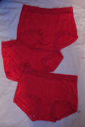 本命年就要红火简单舒适莫代尔中腰红色，蕾丝内裤三条装