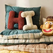 ins北欧风abc字母抱枕沙发，装饰靠垫摆件家居腰枕靠枕儿童毛绒玩具
