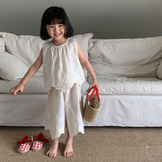 夏季童装韩版女童套装，小女孩时尚镂空刺绣，无袖背心休闲阔腿裤