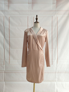 德国时装 出口打样样板衣 裸粉色缎面光泽感侧系扣西装领连衣裙