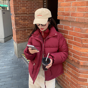 2023酒红色短款羽绒服女冬季韩版小个子时尚宽松面包服外套潮