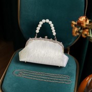 新中式国风旗袍包包手提斜跨小包白色珍珠链搭配旗袍汉服手拎包