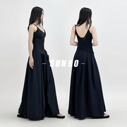 sun90新中式国风气质黑色，连衣裙夏梨型收腰显瘦露背吊带法式长裙