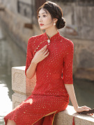 红色旗袍中长款2024秋季年轻款蕾丝修身连衣裙喜庆走秀显瘦连衣裙