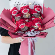 厂促网红草莓熊库洛(熊，库洛)米玩偶，儿童卡通花束送女朋友闺蜜生日情品