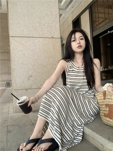 韩版条纹吊带连衣裙女装，夏季2024无袖裙子a字，气质高级感长裙