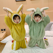秋冬季儿童法兰绒睡衣男童家居服女童珊瑚绒加厚保暖宝宝兔子套装