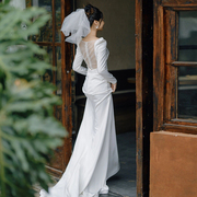 法式长袖缎面轻婚纱春季高级感白色鱼尾拖尾礼服裙新娘迎宾出门纱