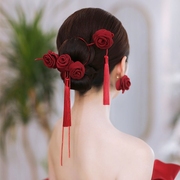 新中式红色缎面玫瑰花朵头饰，新娘敬酒服发簪套装婚纱礼服造型配饰