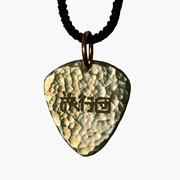 定制雕刻吉他拨片项链金属捶打纹藏银黄铜男女情侣钛钢挂件金属链