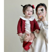 2024春装韩版婴儿娃娃领长袖连体，哈衣女(哈衣女)宝宝，红色坑条v领开衫套装