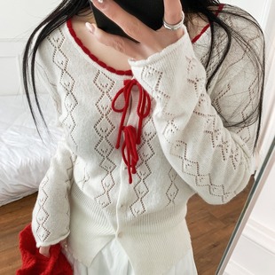 24春季韩系风白色镂空收腰针织衫，红色边系带圆领薄款开衫甜美风开